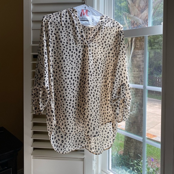 Lush Tops - Beautiful leopard blouse